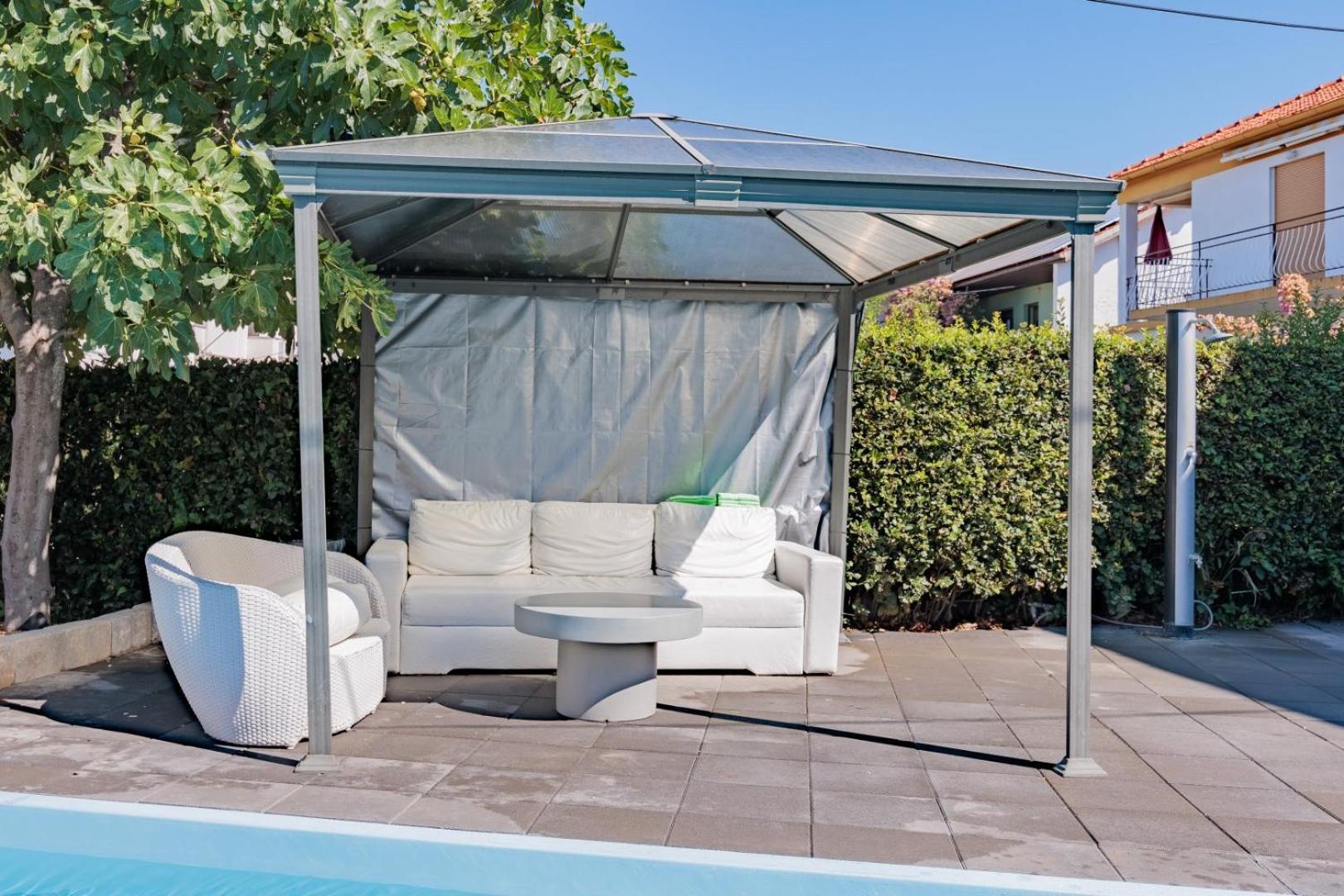 Crowonder Lucky Holiday House With Pool And Patio 30 Meters From The Beach Zadar Exterior foto